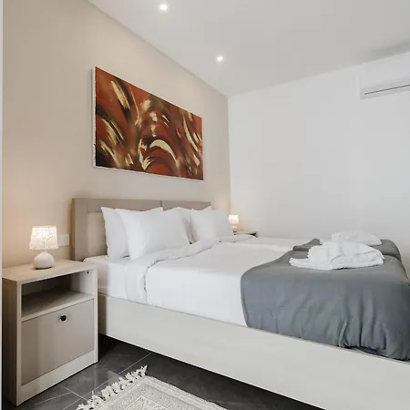 Clover Leaf B 05 By Homely Malta! *