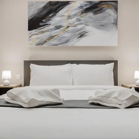 Clover Leaf B 05 By Homely Malta! *