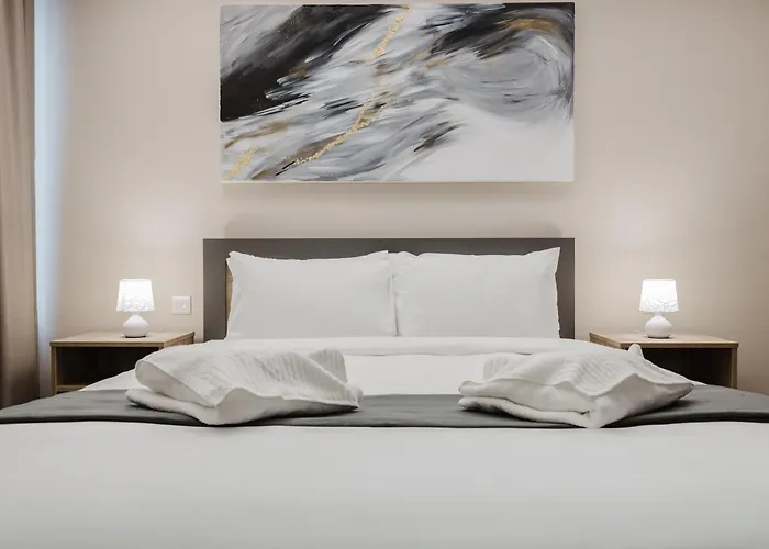 Clover Leaf B 05 By Homely Malta! *